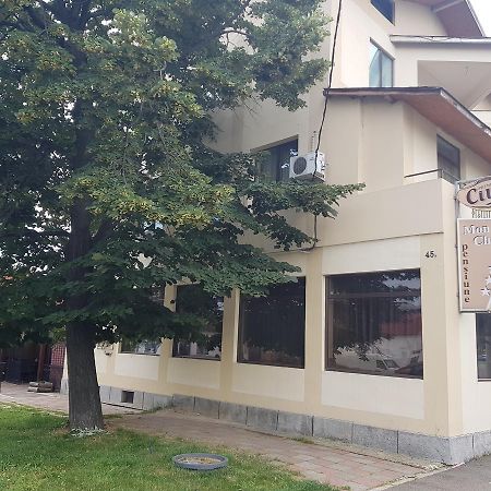 Mon Cheri Szörényvár Kültér fotó